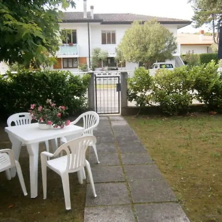 Appartamento Andrea - Private Garden, 2 Bathrooms, Covered Parking Space
