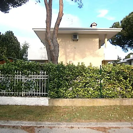 Appartamento Andrea - Private Garden, 2 Bathrooms, Covered Parking Space Bibione