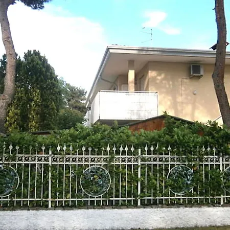 Andrea - Private Garden, 2 Bathrooms, Covered Parking Space *