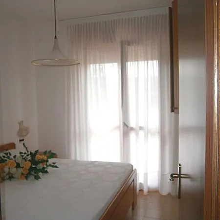 Andrea - Private Garden, 2 Bathrooms, Covered Parking Space Bibione