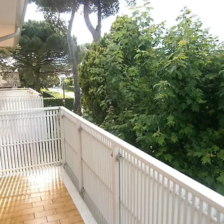 Andrea - Private Garden, 2 Bathrooms, Covered Parking Space Appartamento