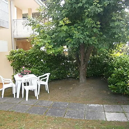 Andrea - Private Garden, 2 Bathrooms, Covered Parking Space *