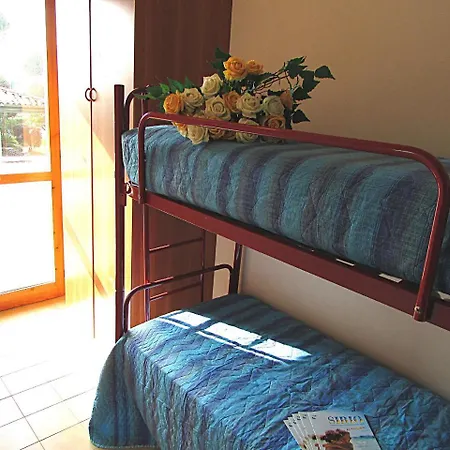 Andrea - Private Garden, 2 Bathrooms, Covered Parking Space *