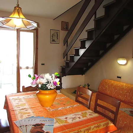 Andrea - Private Garden, 2 Bathrooms, Covered Parking Space *