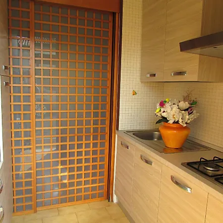 Andrea - Private Garden, 2 Bathrooms, Covered Parking Space *